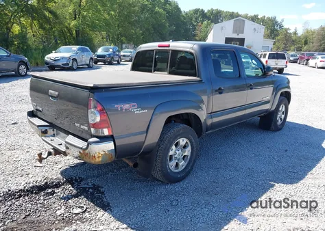 2010 Toyota Tacoma Base V6 z USA, uszkodzony, nr VIN 3TMLU4EN3AM043940